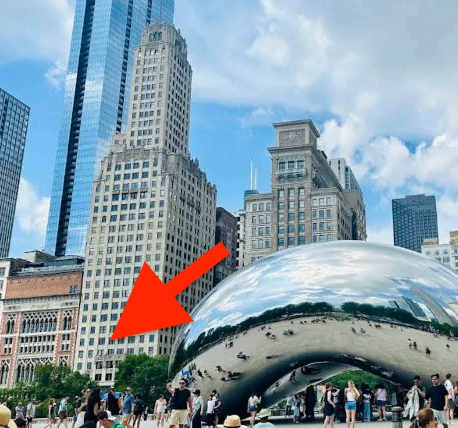 Cloud Gate 'The Bean' at Millennium Park, steps from Arbor Mac Repair in the Chicago Loop